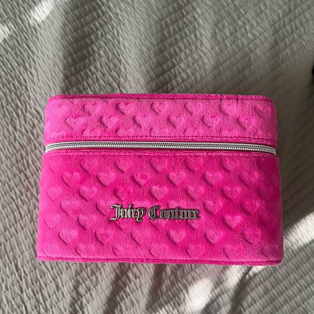Juicy Couture Fuchsia Heart Travel Make up Box